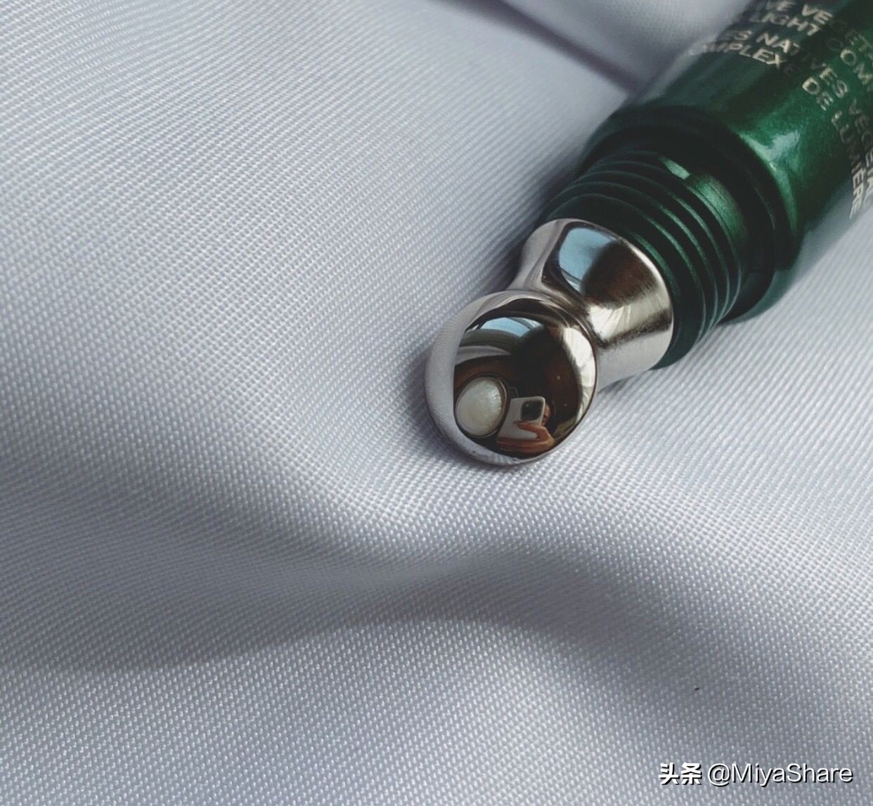 贵妇眼霜测评红黑榜,sk2跟娇兰眼霜哪个好用