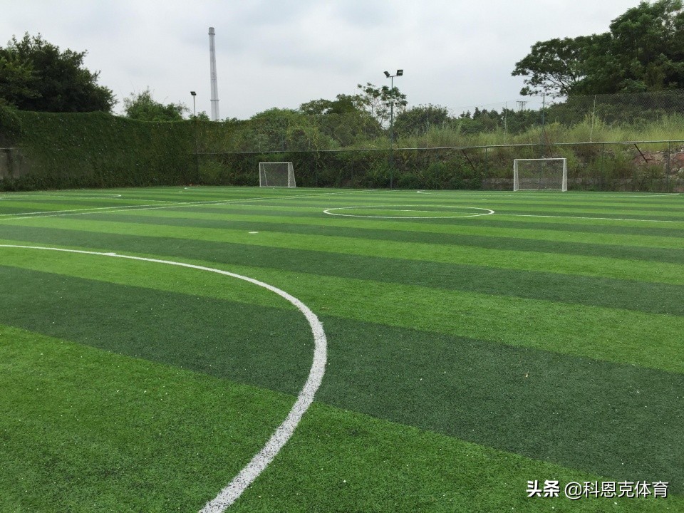 人造草坪草皮怎么处理,人造塑料草坪正确铺设方法