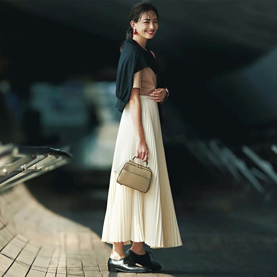 35-45岁女性随性穿搭夏天,时尚穿搭70后女人别穿太单调