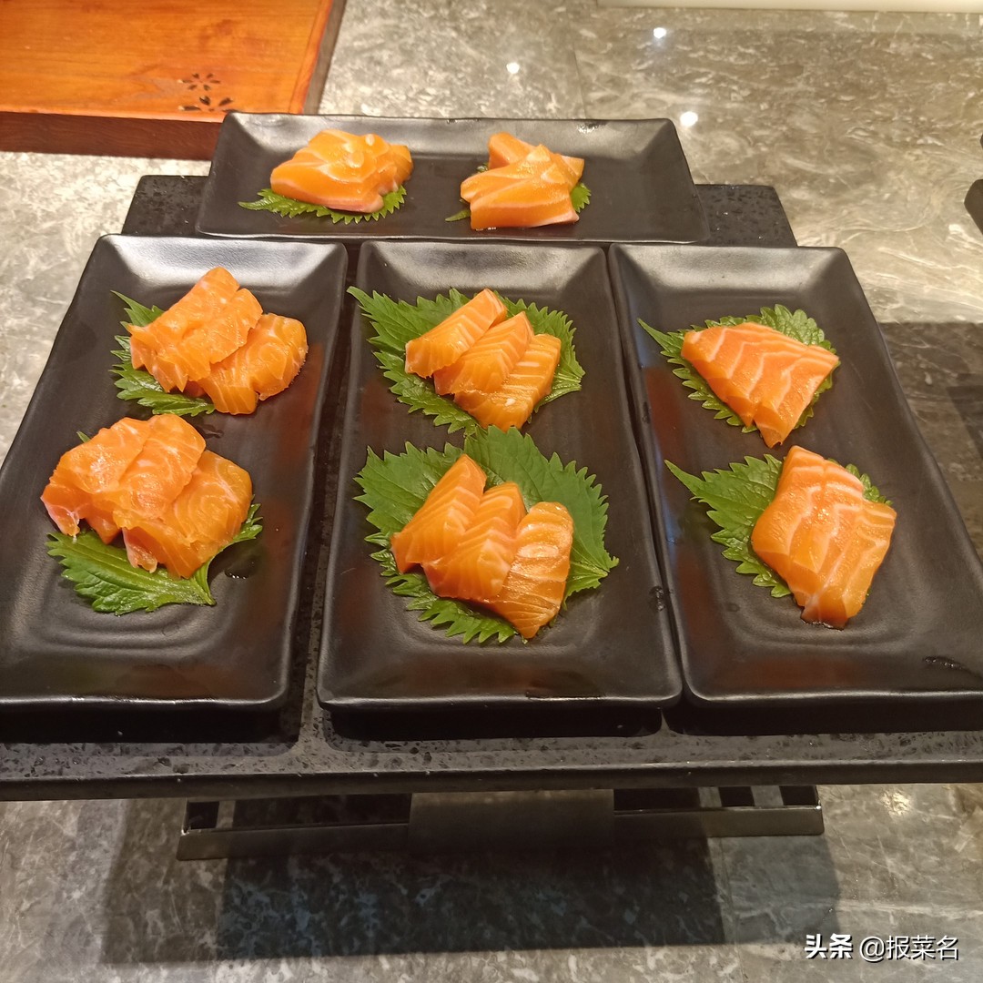 螃蟹虾扇贝,海鲜自助螃蟹和大扇贝