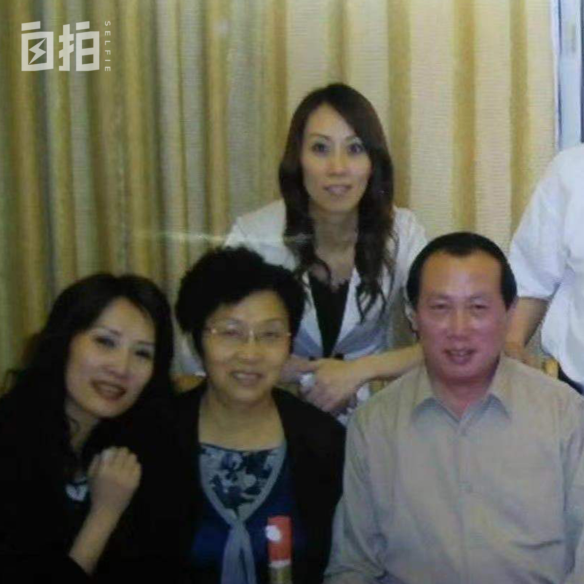 我15岁当模特，八十年代月薪过万，曾因吸毒自杀，现在帮人戒毒