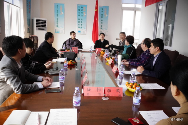 合作就是发挥各自的优势,合作新兴产业