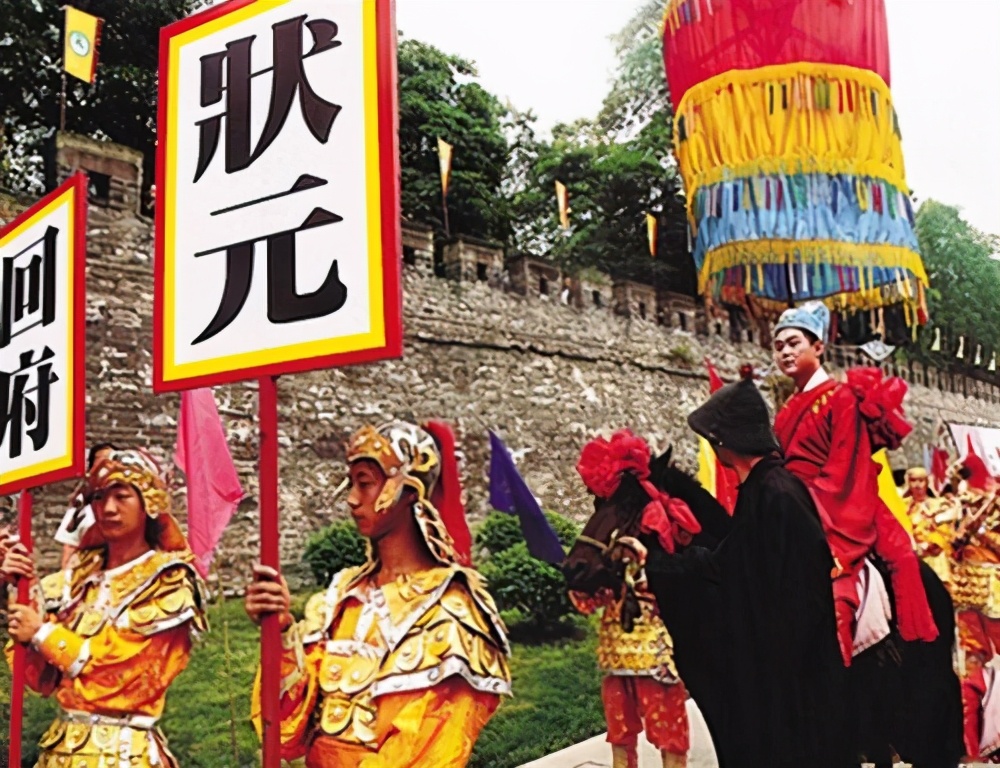 长虫山讲的什么故事,关于长虫山的故事简短