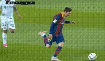 梅西被犯规巅峰期,巅峰梅西被犯规