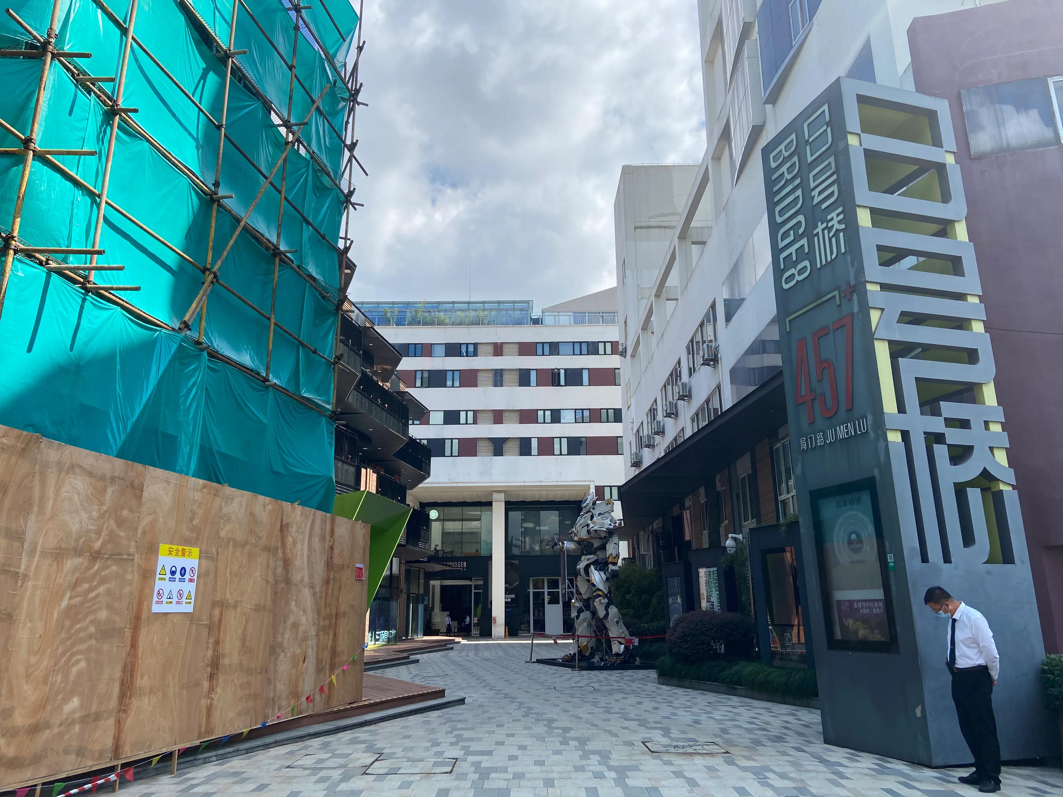 去上海局门路，来一场有去无回的旅行