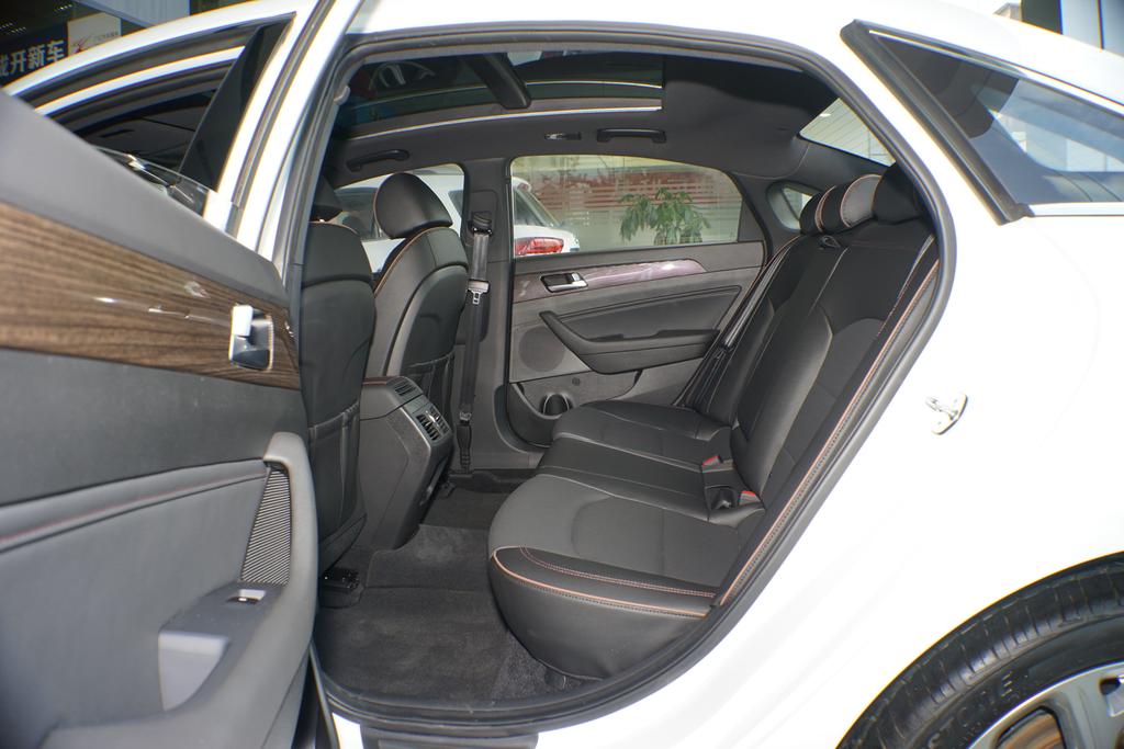 索纳塔高级感,索纳塔九舒适性