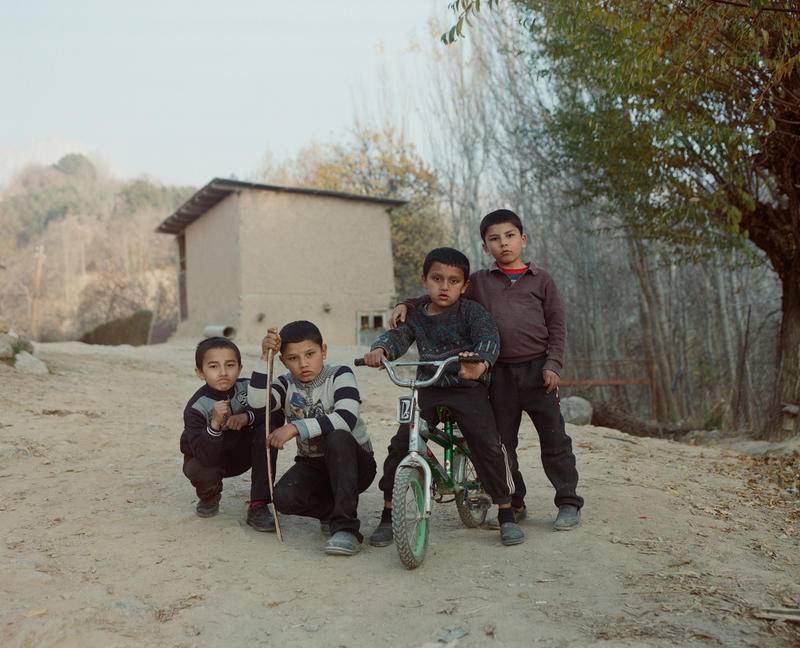 那些穿着Abibas的人，正在用半价买下全世界