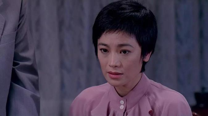 再看《饮食男女》，那些沉默又孤独的中国父亲，正在被时代所打败