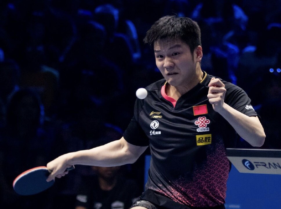 日本知名教练赞樊振东“强到变态”：张本智和应学习他的这种打法