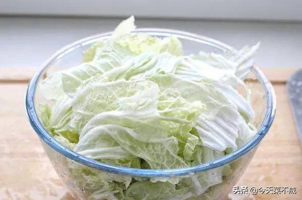 白菜和大虾是绝配,大虾这样做好看又好吃特别入味
