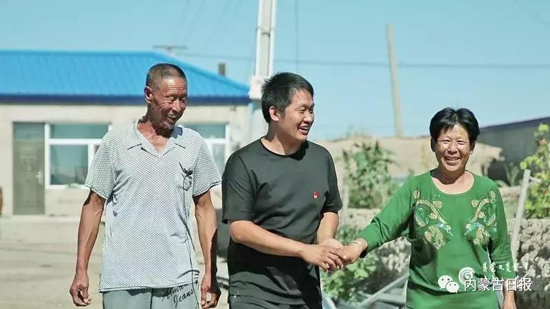 74岁老夫妻脱贫后生活,80后自力更生的小夫妻