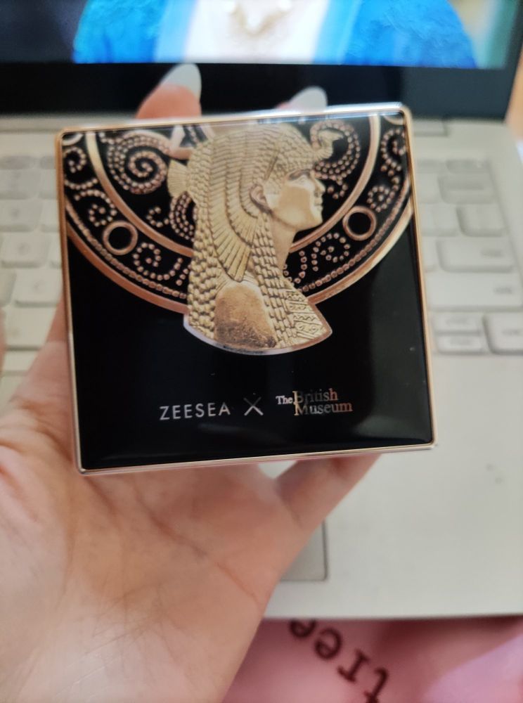 滋色粉饼和花西子散粉,滋色粉饼定妆控油