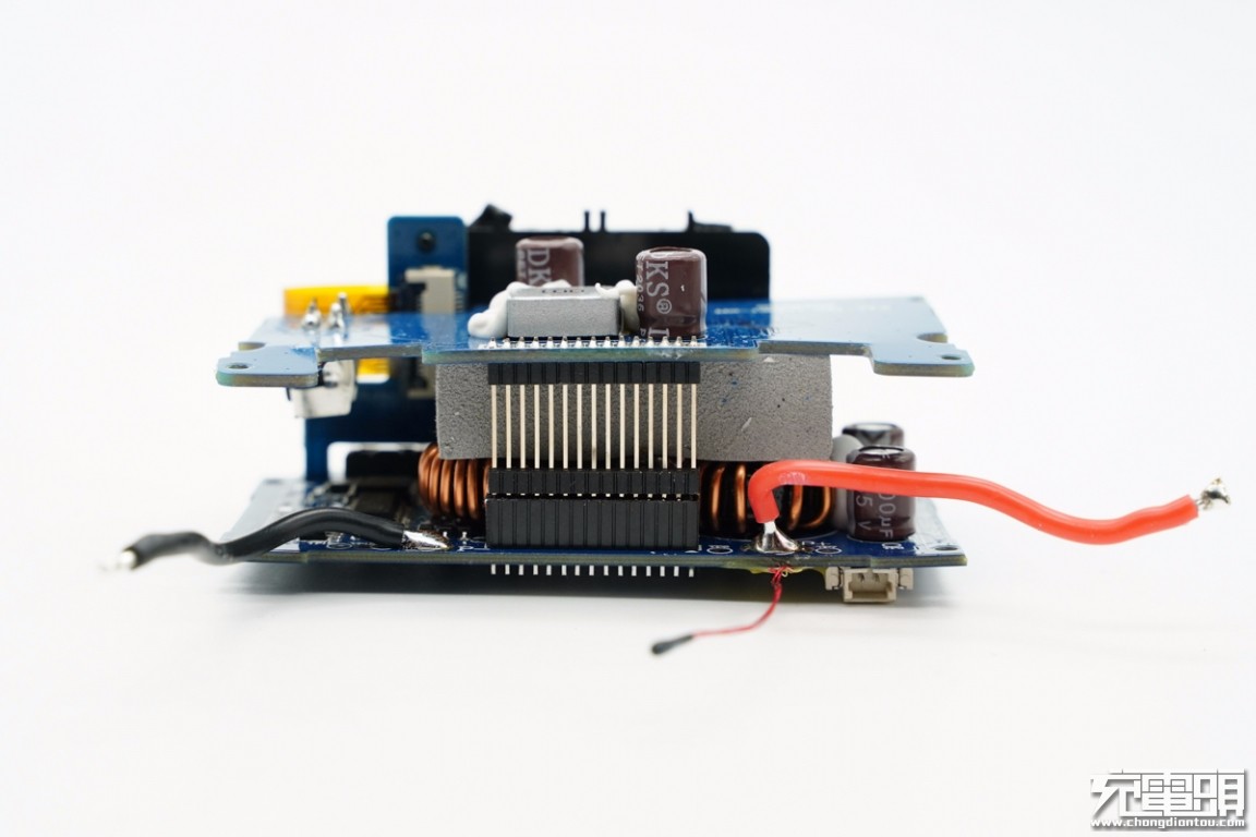 征拓20w快充拆解,征拓100w桌面充电器