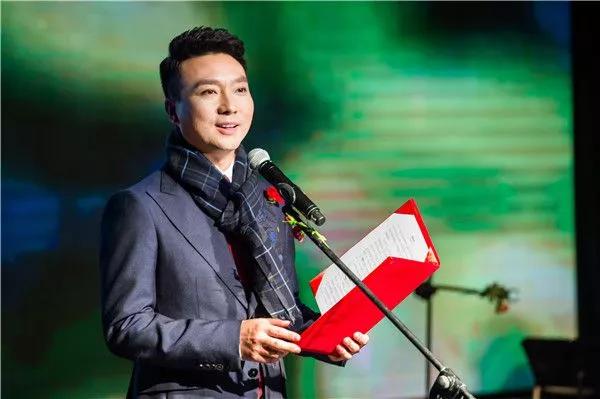 康辉回到新闻联播完整,康辉重上新闻联播