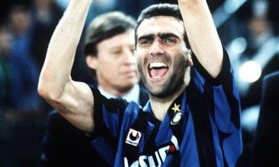 世界杯传奇右后卫卡福,足坛十大十号球衣