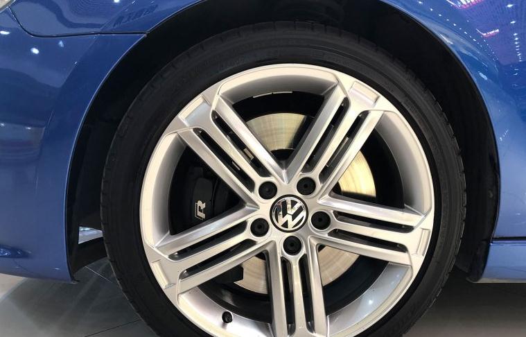 大众稀有敞篷高尔夫R，限量400台，车长4米重1.6吨