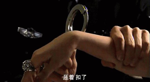 手铐打不开找警察帮忙,手铐打不开求助消防员