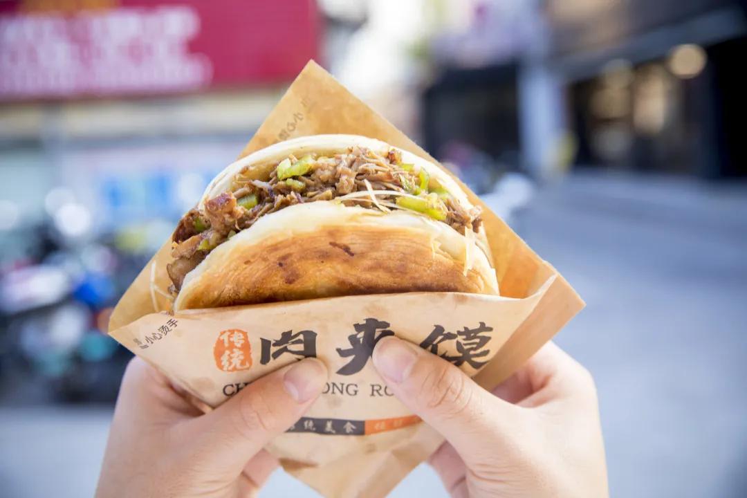 人均8元的奶茶店,人均8块的小吃