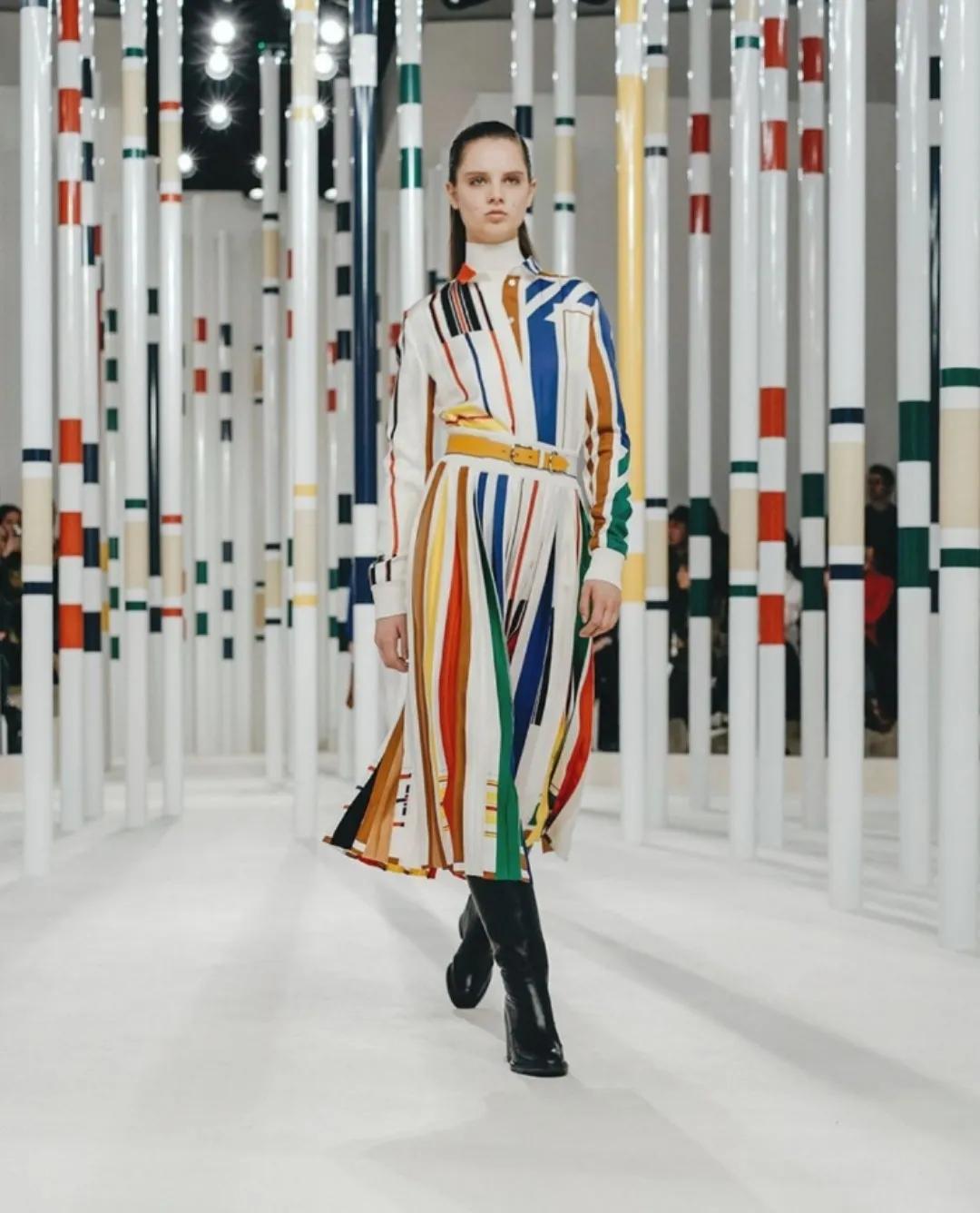 大型真香现场！爱马仕口红真的来啦！网友“设计一言难尽”