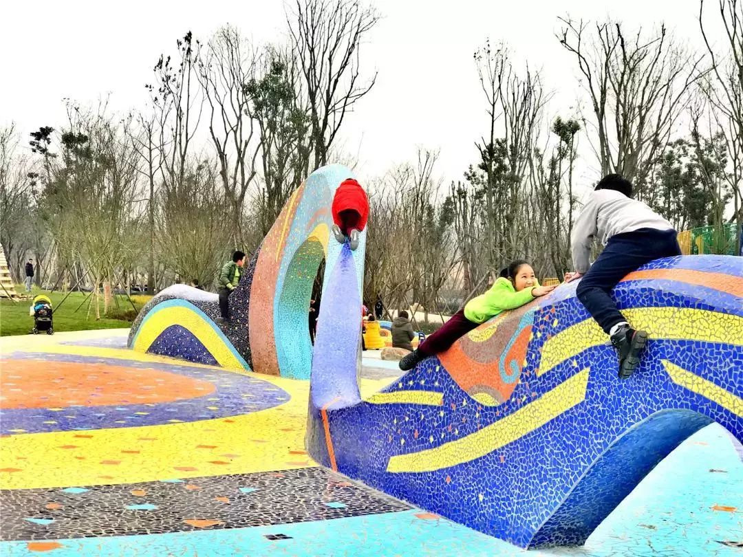 成都绿道被隔开,成都被3条路包围的楼盘