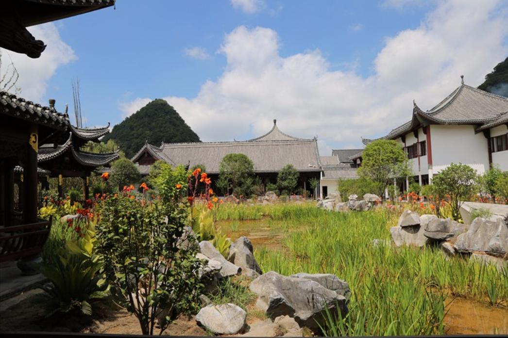 中国农村有钱人家的别墅豪宅,广东富豪农村送别墅