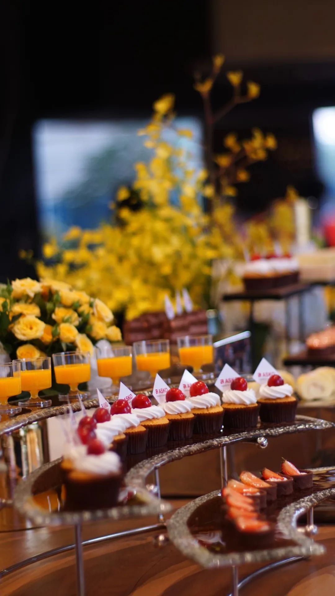 家要有人住才有灵气,家应该有两个繁华都市的栖身之所