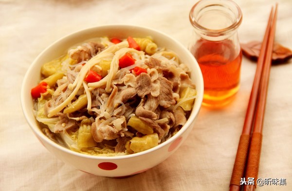 几种家常热汤米线的做法，喜欢米线的朋友不要错过哦！