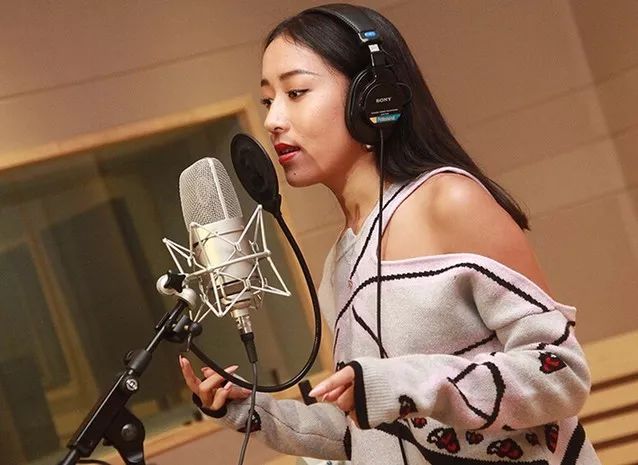 怼脸拍素颜女明星,女明星高清怼脸素颜镜头