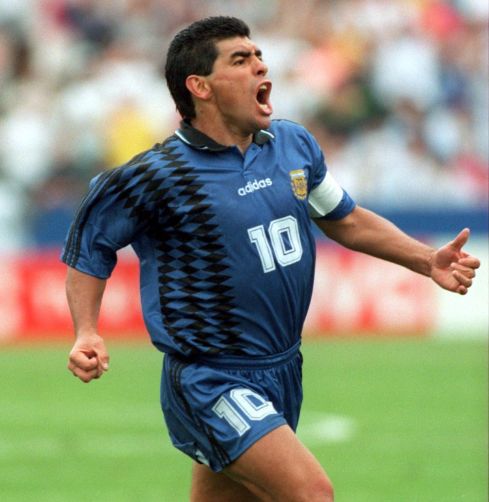 马拉多纳球王踢法,真王者