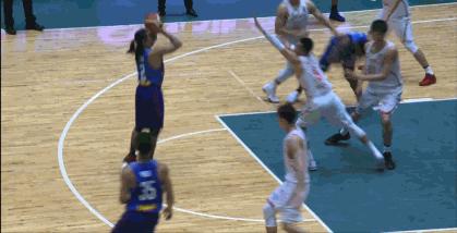 拳击击打裆部导致对方受伤,拳击打脖颈部位