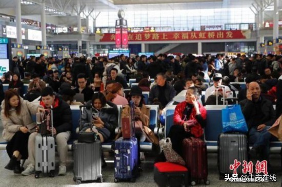 元旦首日火车票多个热门线路售罄,部分热门线路火车票刚开售即售罄