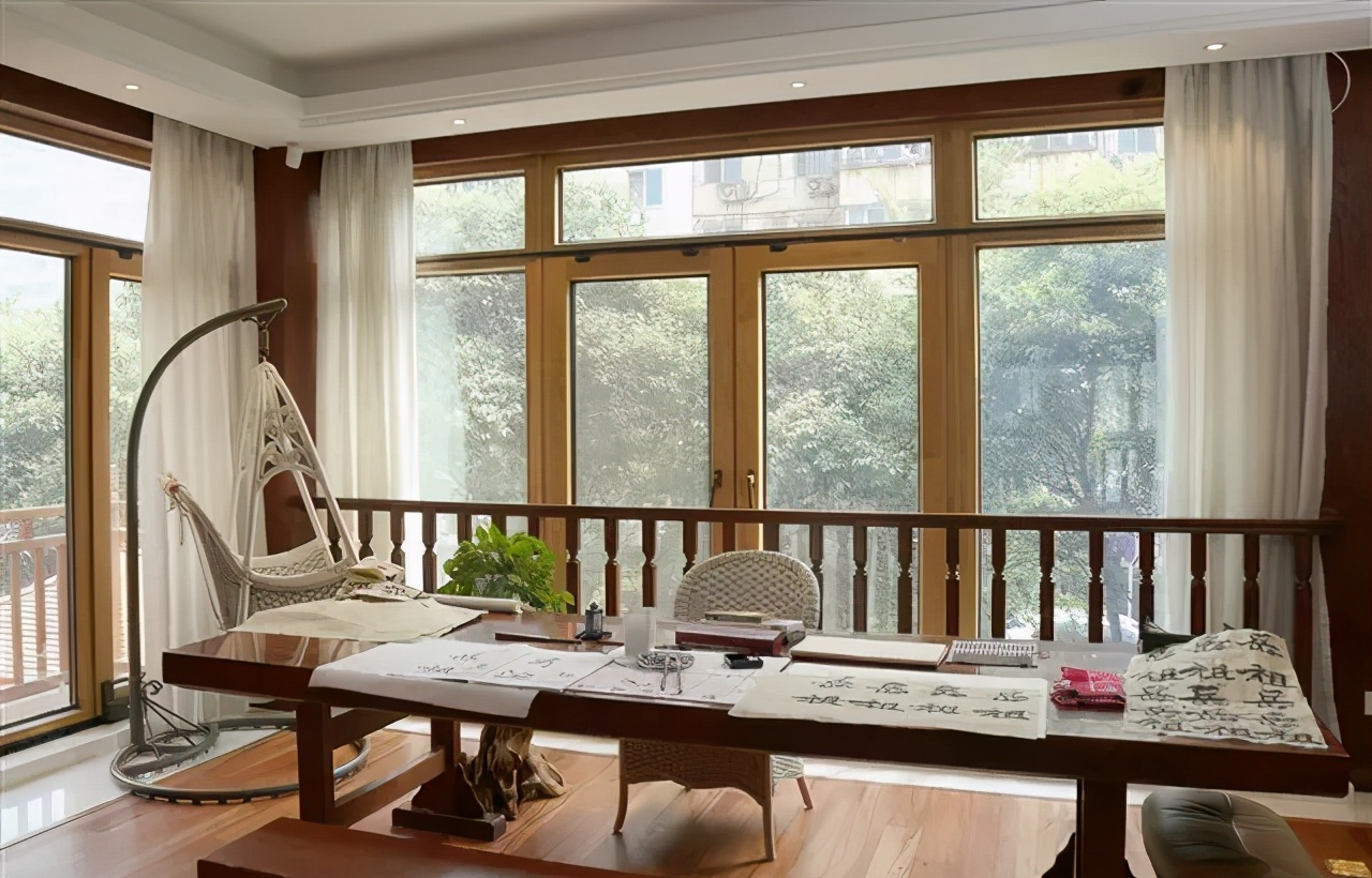 窗户防雨水进屋小技巧,简易防雨水飘进屋的方法