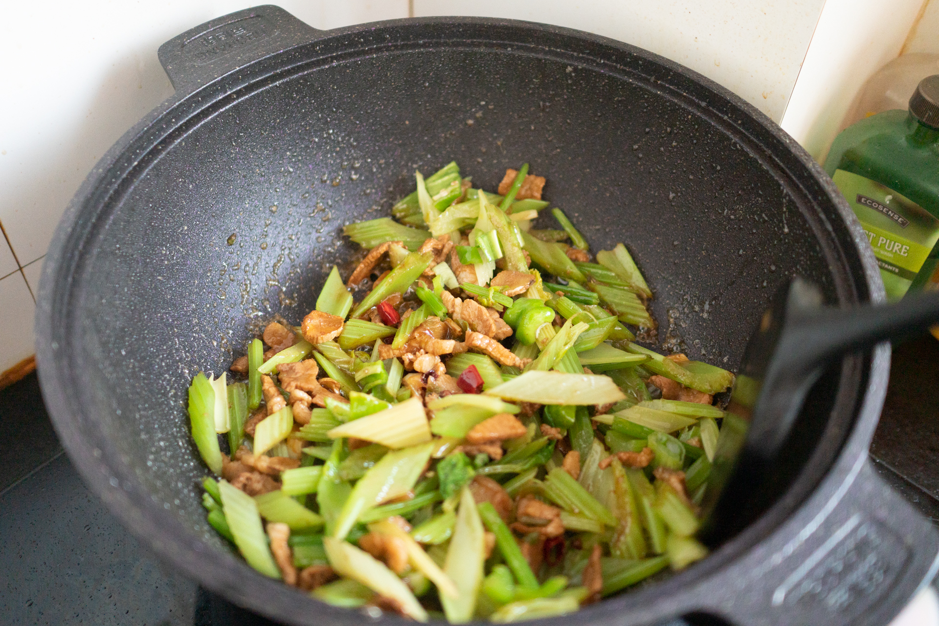 一口锅一道菜撑起了一家店,一口锅传承百年