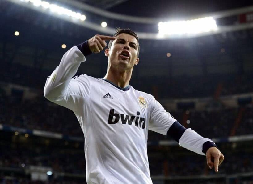 c罗为什么能和梅西相提并论,现在的c罗还能跟梅西比吗