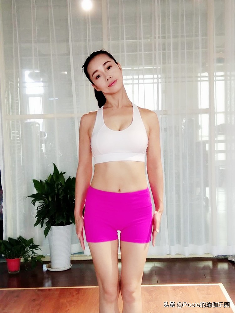 方领衣服肩带老是往下掉怎么办,穿衣服领口老是往下掉