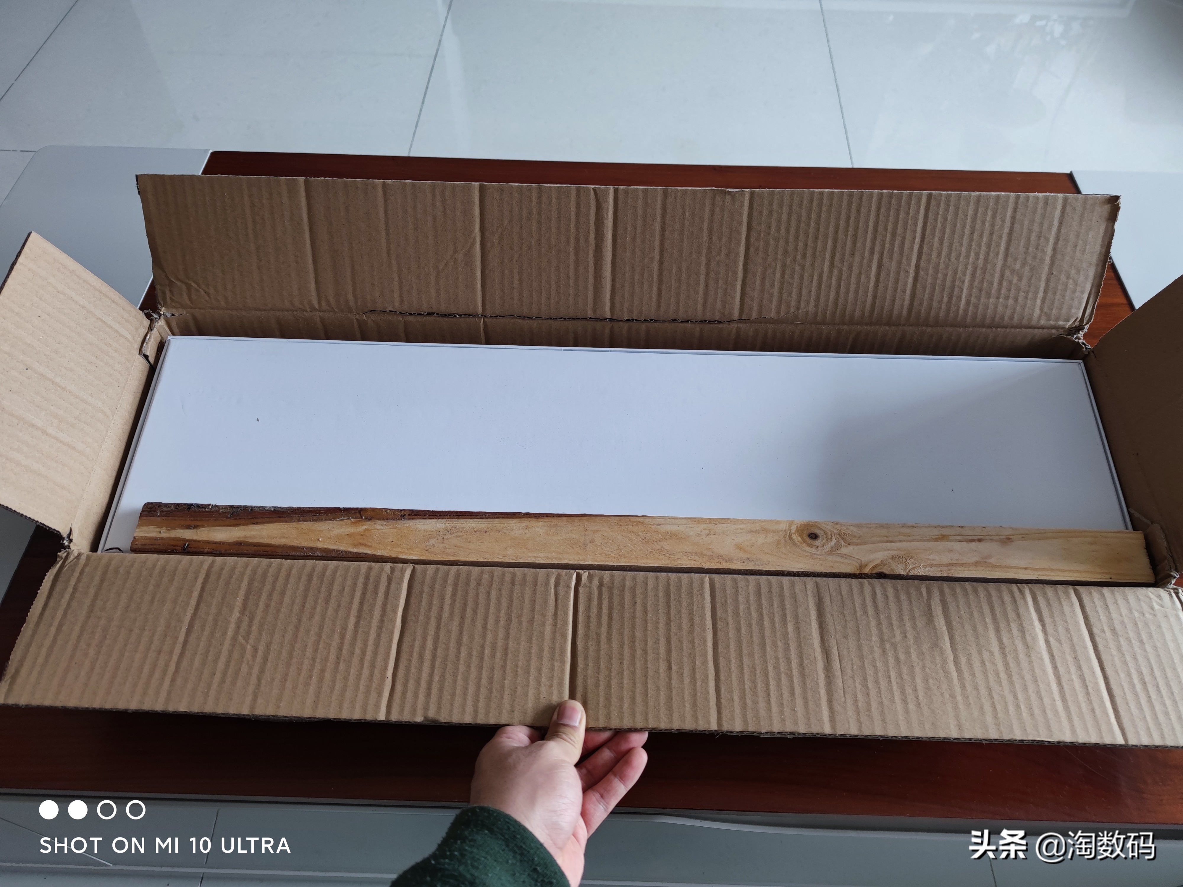 21款e300l亮黑贴膜,e300l豪华立标版2023钢化膜