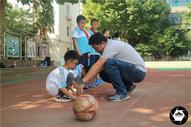 兰州教孩子踢足球,西安哪里教小孩踢足球