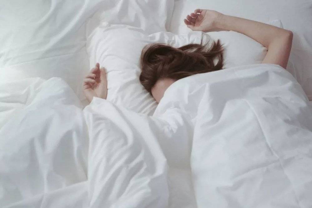 她是一个情趣玩具测评师，亲自试用了1000种产品