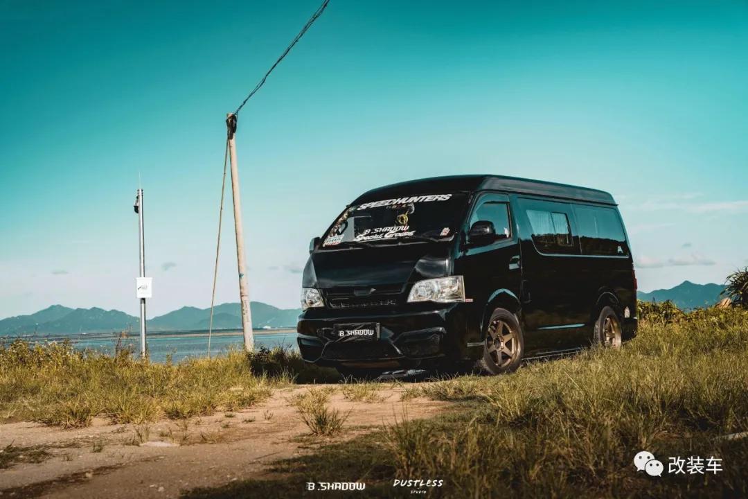 金杯海狮能推着么,金杯海狮可以坐几个人