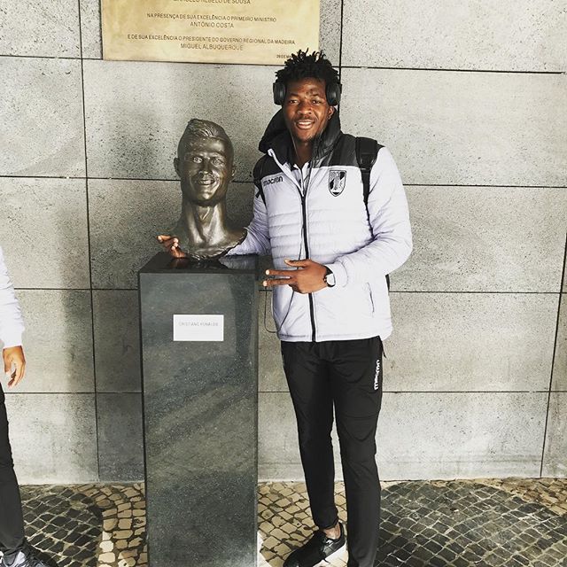 塔普索巴曼联,药厂后卫塔普索巴