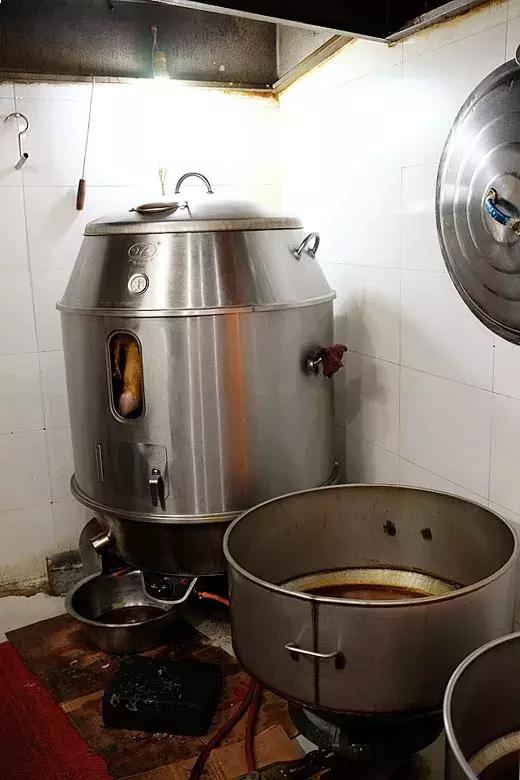 两百年呼童街，一百米烟火路，尝尝这里的美食吧