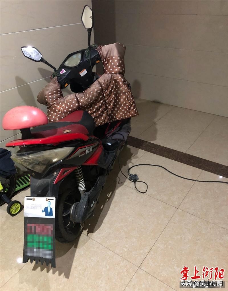 监控显示电动车爆燃事件,衡阳电动车起火