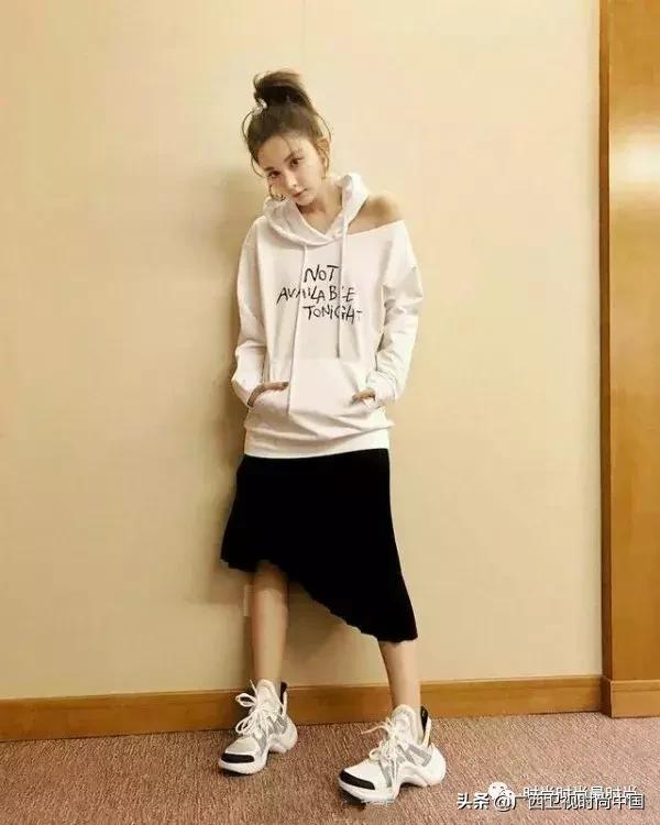 老爹鞋视觉上比较大怎么搭配,老爹鞋哪款好看舒适又百搭