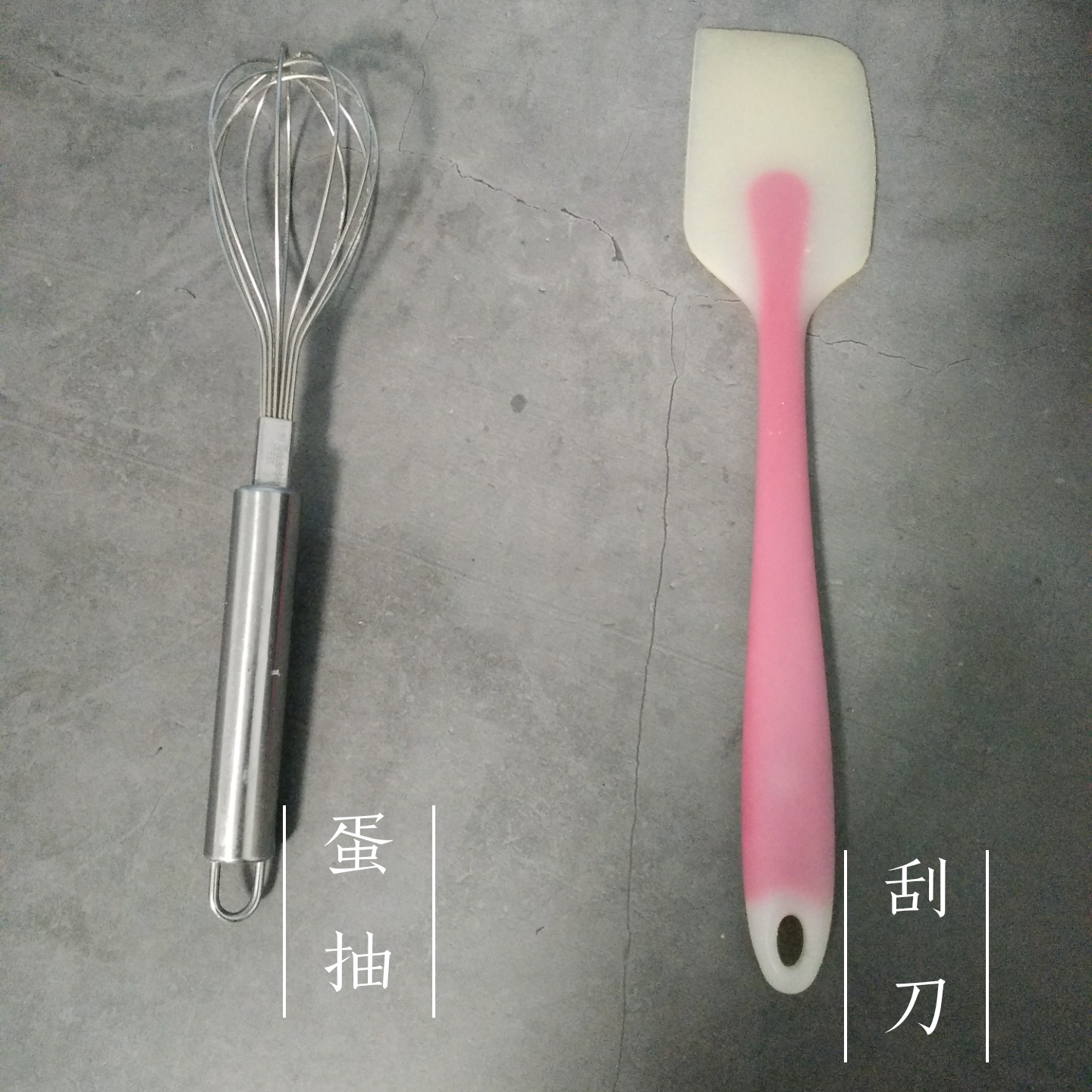 戚风蛋糕表皮开裂是什么原因,戚风蛋糕技巧知识点