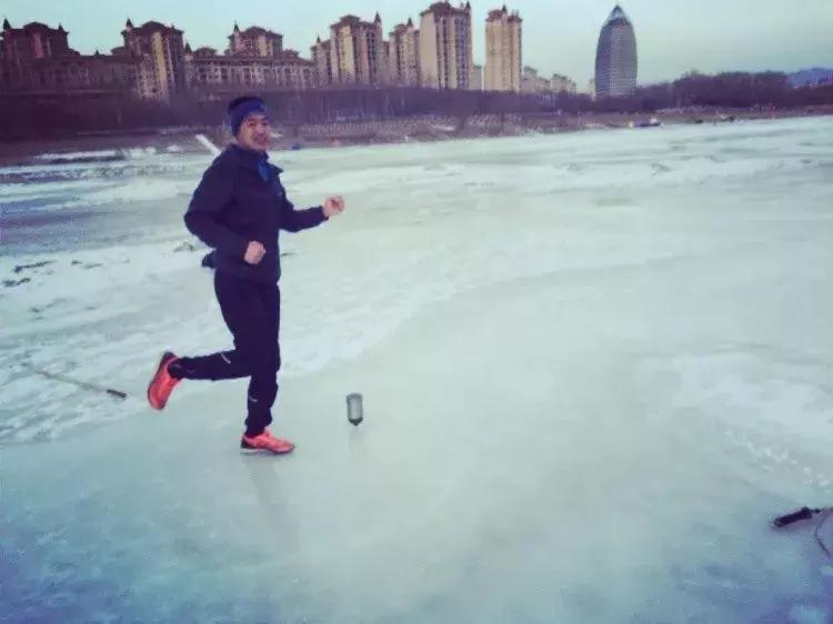 纵有疾风起人生不言弃原文,纵有疾风起人生不言弃莫忘来时路