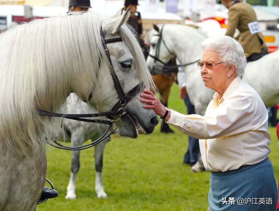93岁高龄英女王年轻时,93岁年轻女王