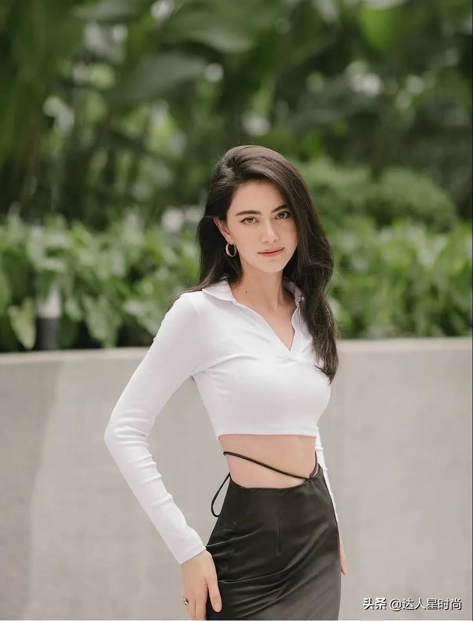 别再穿卫衣了今春这么穿才时髦,杨幂赵露思同款袄