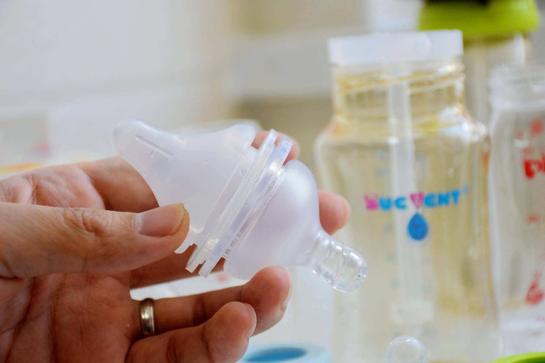 新手奶瓶怎么选购,奶瓶怎么选购才好