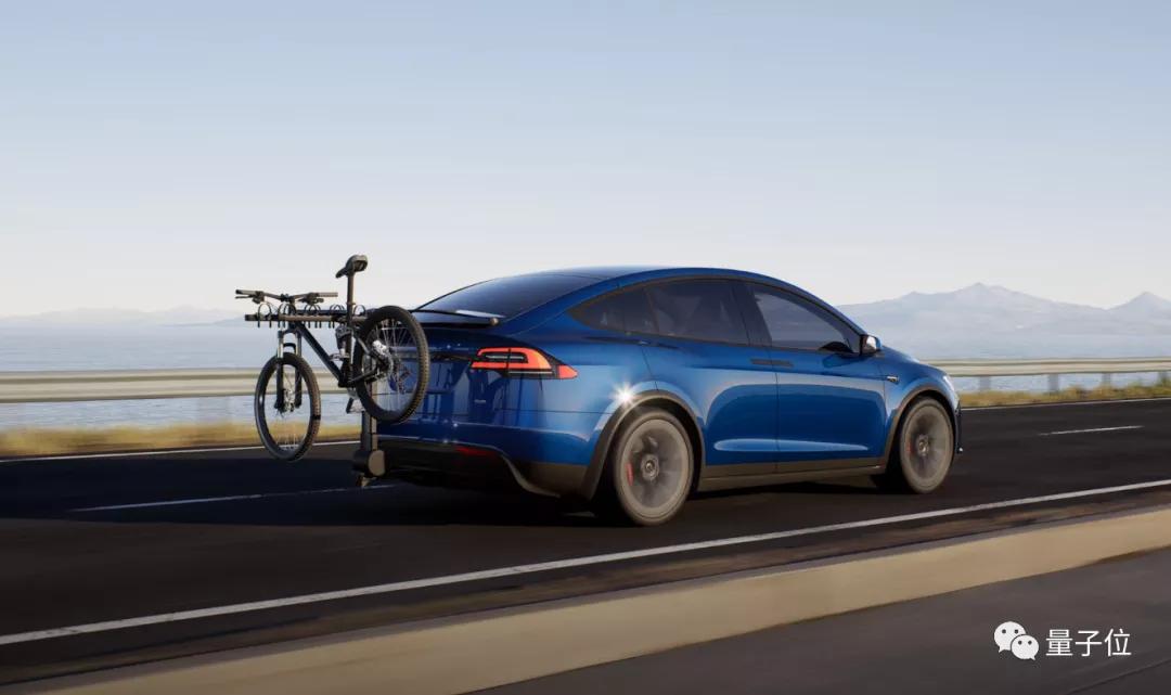 马斯克方向盘,马斯克用火箭把汽车送上太空