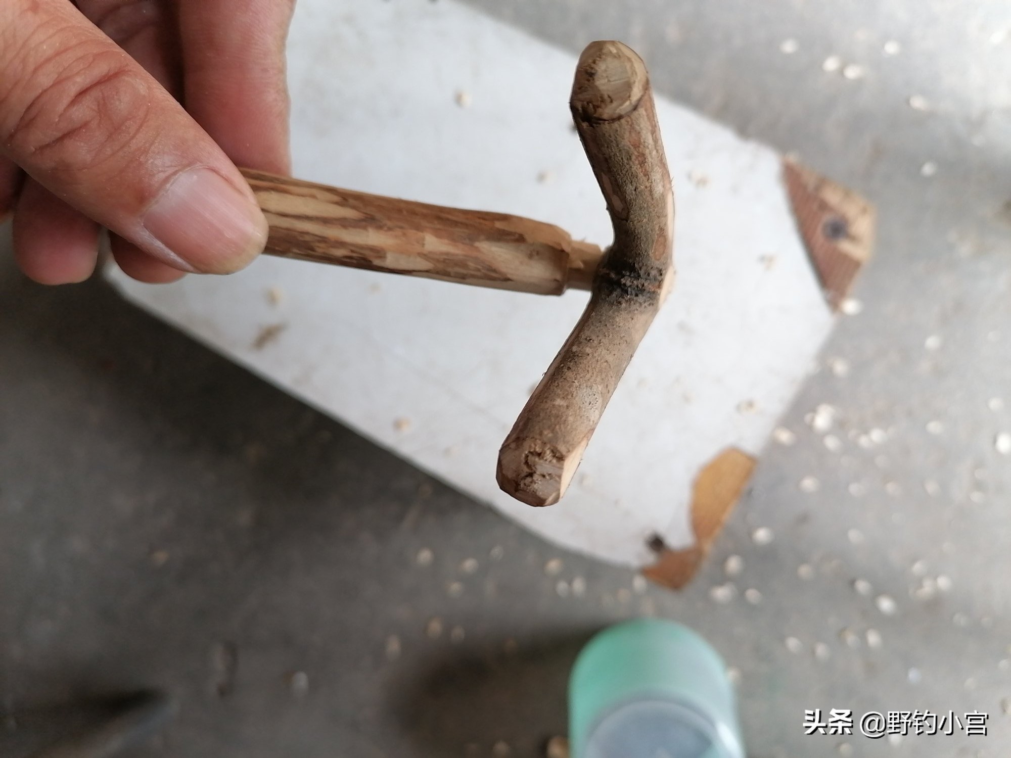 钓鱼怎么用鱼竿支架最好,鱼竿支架怎么用最好用